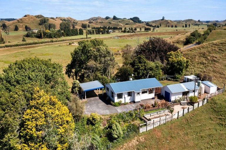 Photo of property in 1609 East Road, Douglas, Stratford, 4392