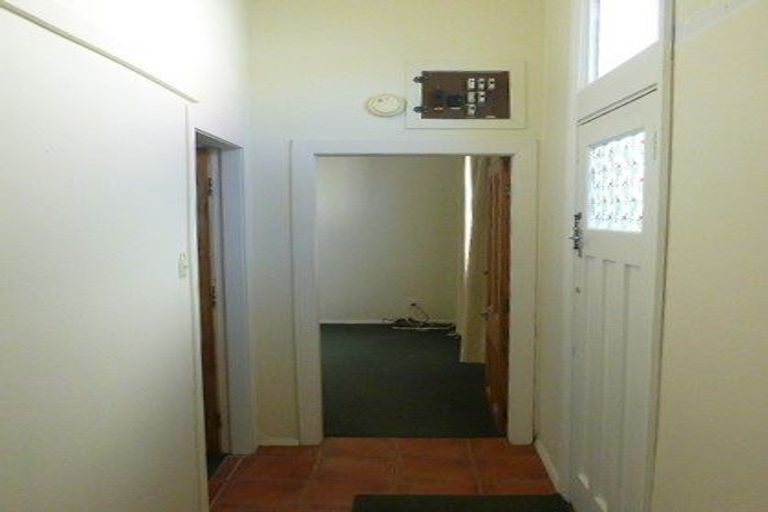 Photo of property in 30 Rhodes Street, Newtown, Wellington, 6021