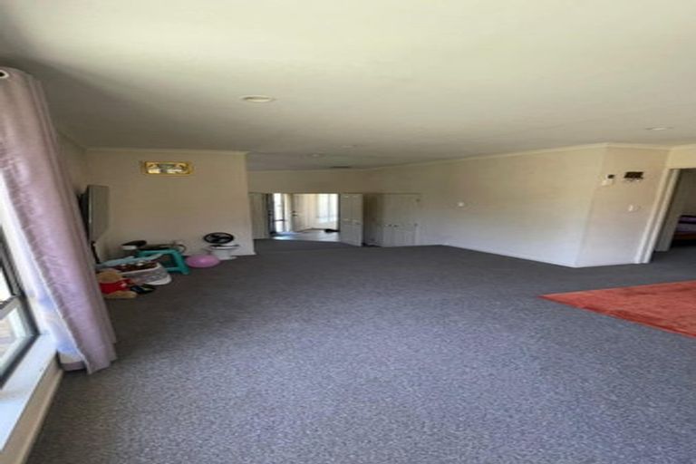 Photo of property in 13 De Havilland Drive, Goodwood Heights, Auckland, 2105