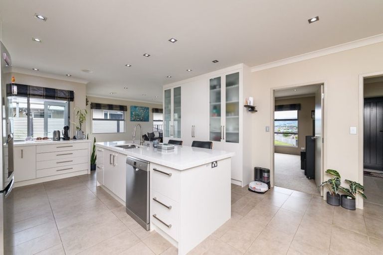 Photo of property in 1 Tennyson Avenue, Kelvin Grove, Palmerston North, 4414