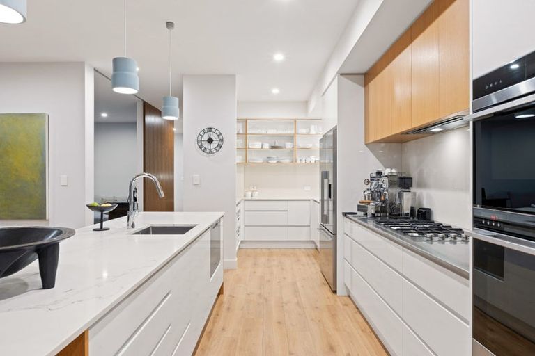 Photo of property in 52 Walton Street, Red Beach, 0932