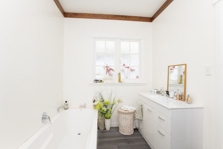 Photo of property in 102 Ballance Street, Whataupoko, Gisborne, 4010