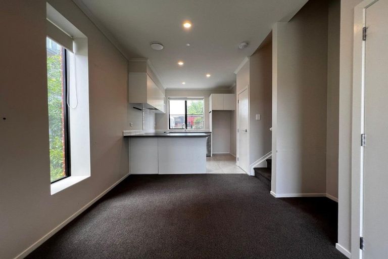 Photo of property in 91c Hobsonville Point Road, Hobsonville, Auckland, 0616