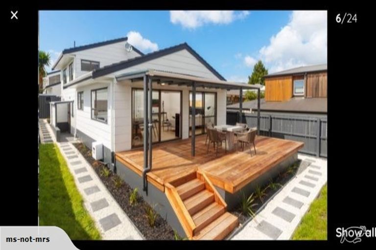 Photo of property in 2/17 Oliver Street, Point Chevalier, Auckland, 1022