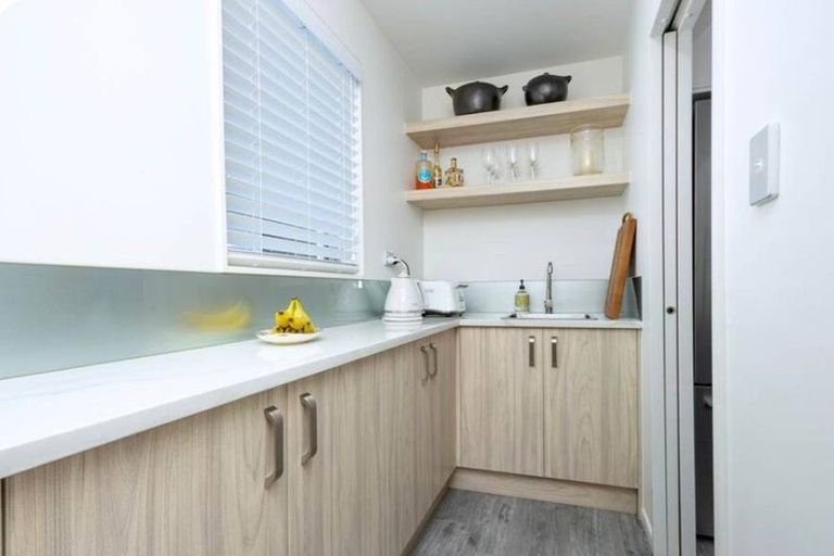 Photo of property in 20d Kaurilands Road, Titirangi, Auckland, 0604