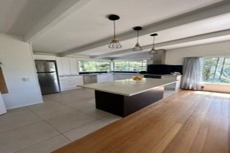 Photo of property in 52 Peter Terrace, Castor Bay, Auckland, 0620