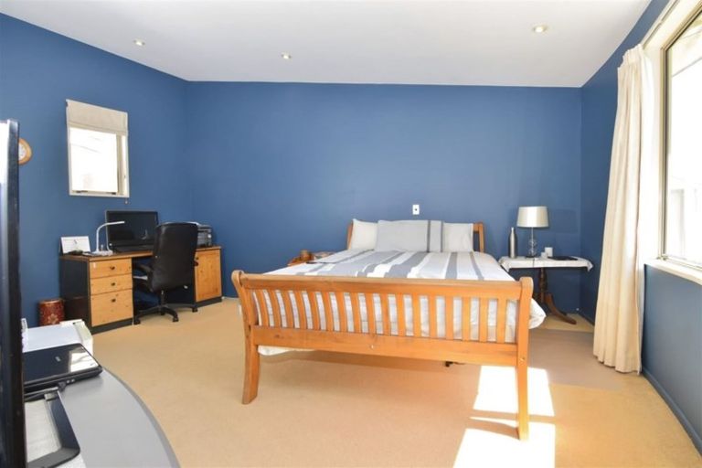 Photo of property in 6 Hogarth Lane, Burnside, Christchurch, 8053