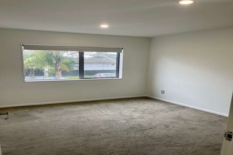 Photo of property in 43 Renata Crescent, Te Atatu Peninsula, Auckland, 0610
