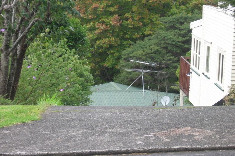 Photo of property in 1/52 West Lynn Road, Titirangi, Auckland, 0604