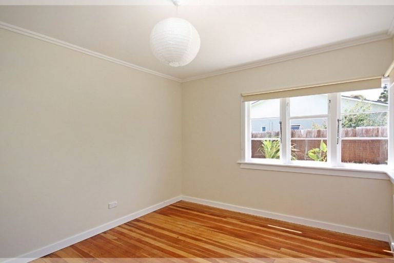 Photo of property in 42 Mckenzie Street, Levin, 5510