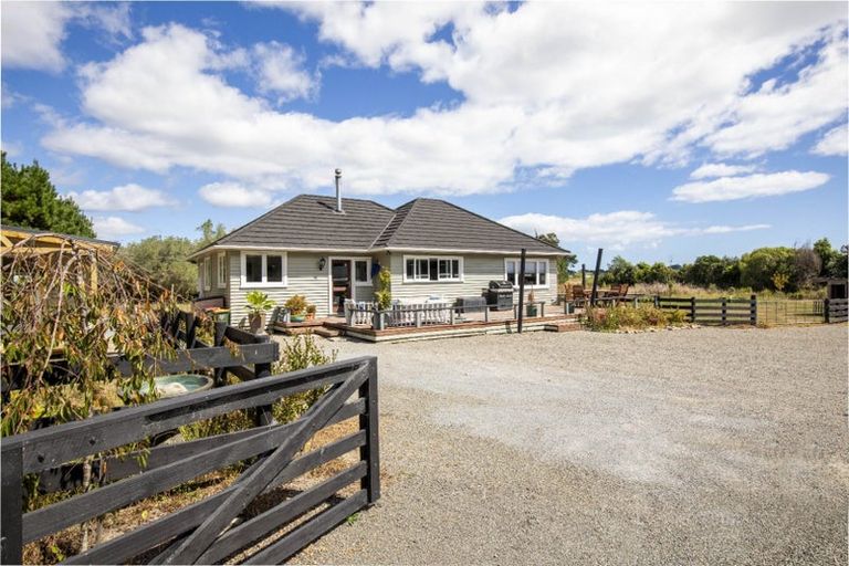 Photo of property in 64 Te Roto Road, Otaki, 5512