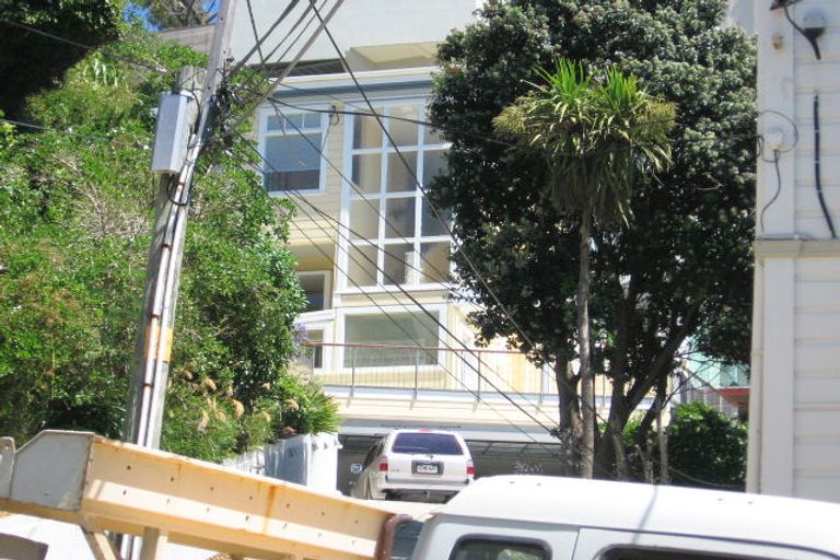 Photo of property in 6 Hay Street, Oriental Bay, Wellington, 6011