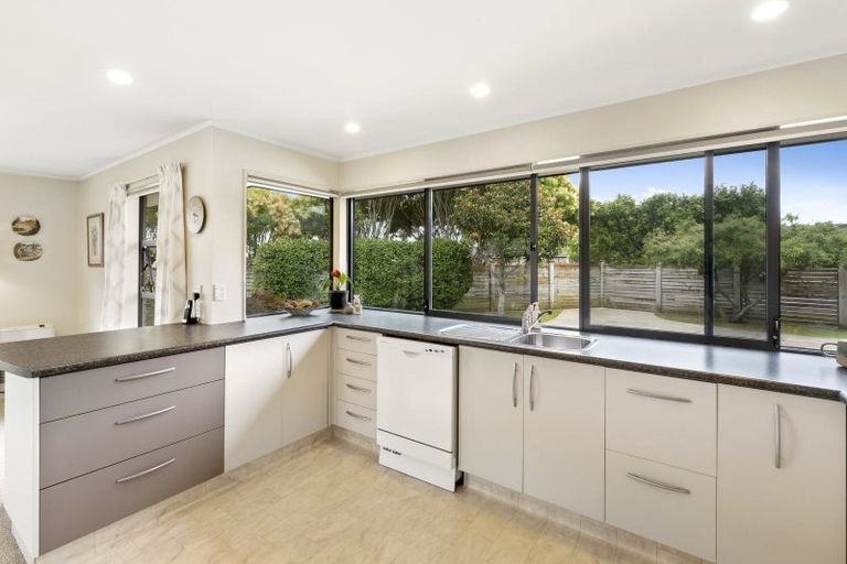 Photo of property in 12 Corfe Castle Lane, Levin, 5510