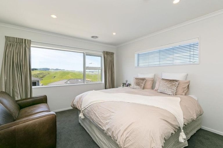 Photo of property in 29 Bickerton Rise, Churton Park, Wellington, 6037