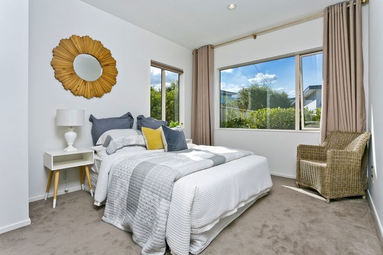 Photo of property in 8 Currey Crescent, Milford, Auckland, 0620