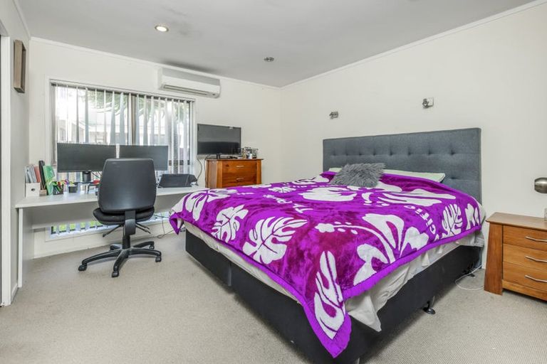 Photo of property in 136 Everglade Drive, Totara Heights, Auckland, 2105