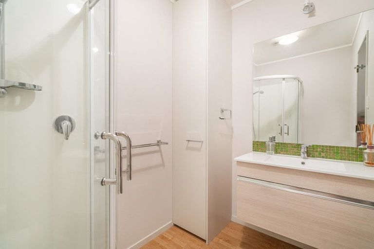 Photo of property in 1 Cholmondeley Crescent, Whitianga, 3510