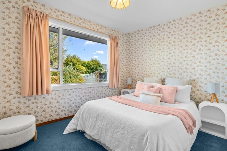 Photo of property in 10 Ron Place, Bishopdale, Christchurch, 8051