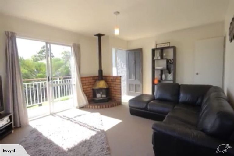 Photo of property in 12 Devonshire Road, Unsworth Heights, Auckland, 0632