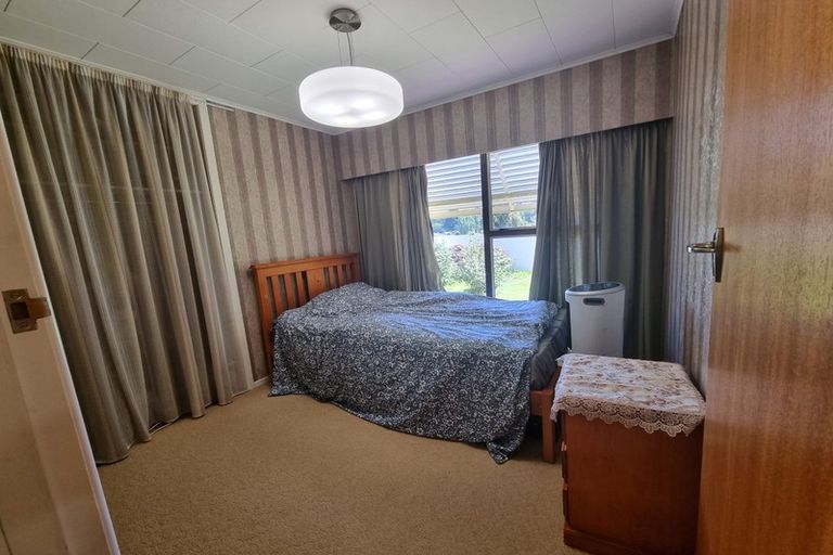 Photo of property in 102 Awanui Street, Merrilands, New Plymouth, 4312