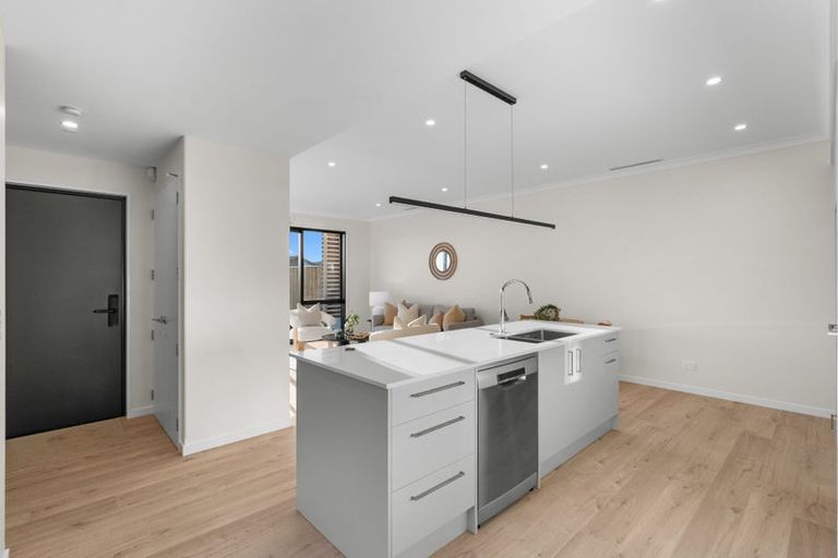 Photo of property in 10 Mabel Crescent, Halswell, Christchurch, 8025