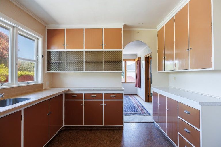 Photo of property in 2 Kent Terrace, Taradale, Napier, 4112