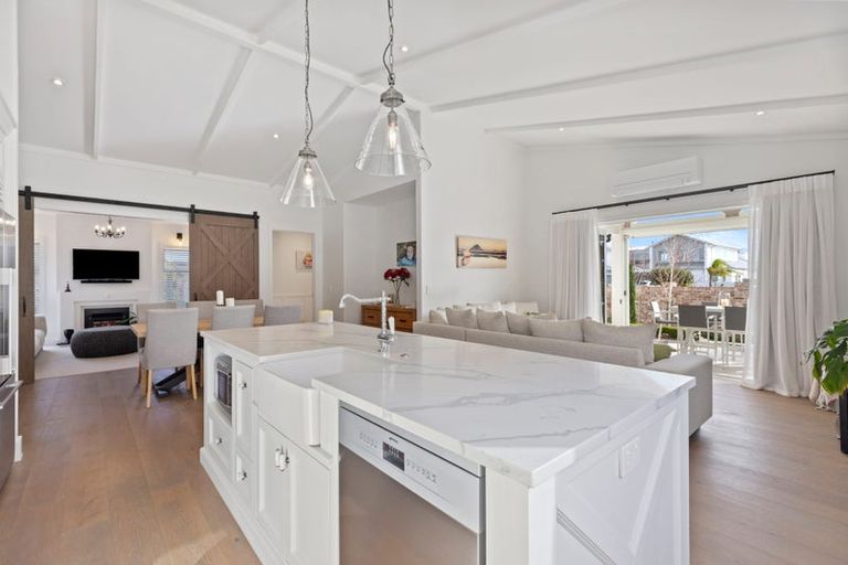 Photo of property in 5 Mollisia Lane, Papamoa Beach, Papamoa, 3118