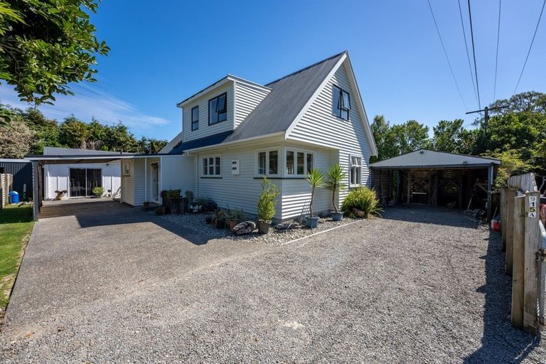 Photo of property in 915a State Highway 1, Te Horo, Otaki, 5581