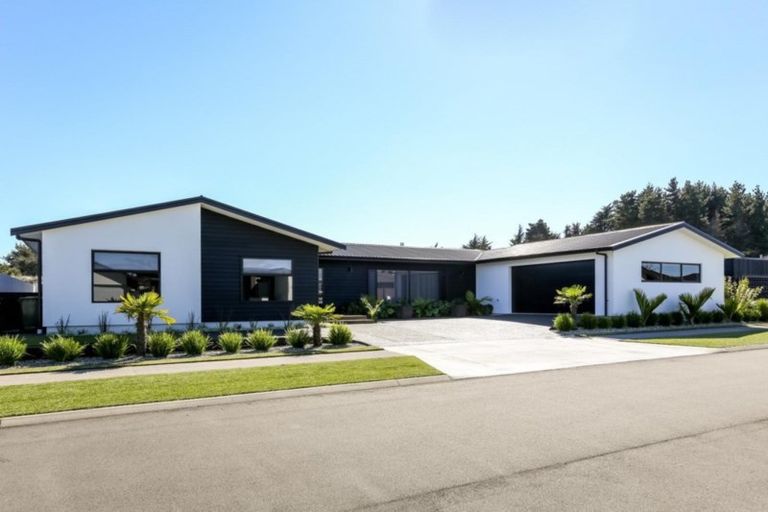 Photo of property in 3 Ryder Drive, Waiwhakaiho, New Plymouth, 4312