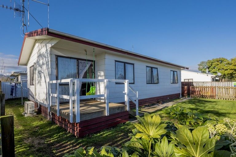 Photo of property in 15 Solway Street, Levin, 5510