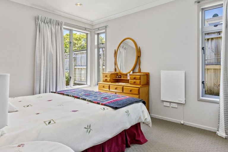 Photo of property in 2/30 Ingle Avenue, Waipahihi, Taupo, 3330