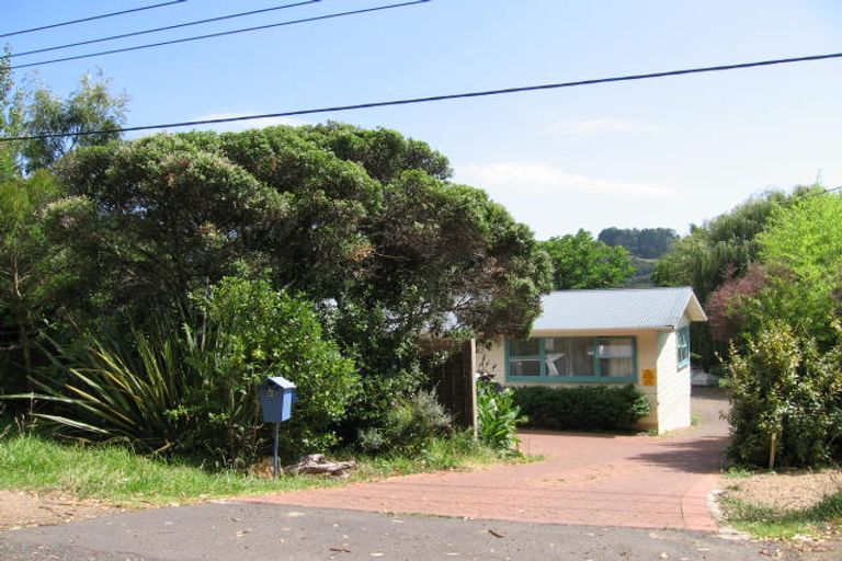 Photo of property in 8 Putiki Road, Ostend, Waiheke Island, 1081