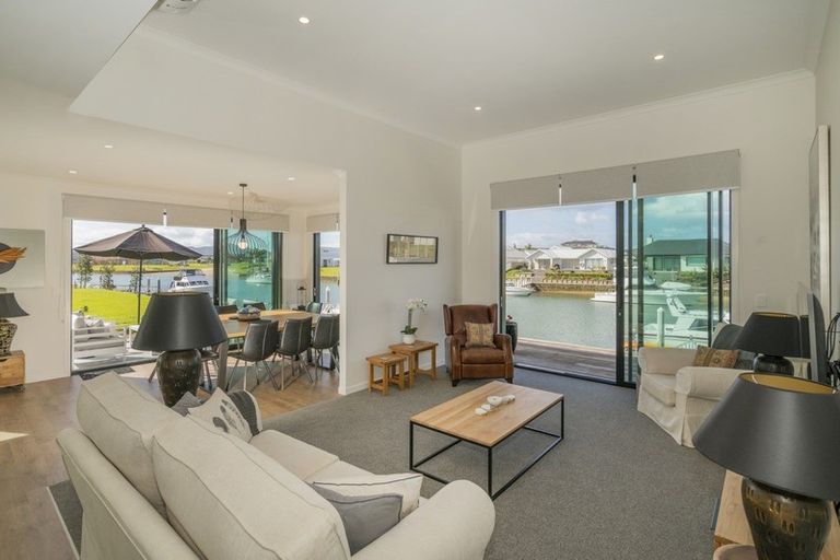 Photo of property in 35 Awatea Drive, Whitianga, 3510