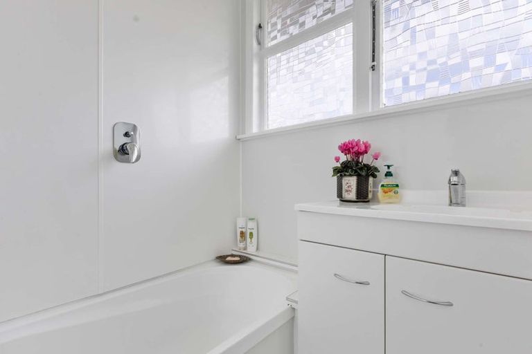 Photo of property in 24 Trelawney Crescent, Westown, New Plymouth, 4310