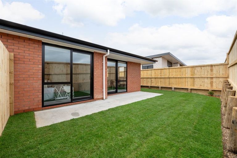 Photo of property in 31 Waruhia Crescent, Rototuna North, 3281