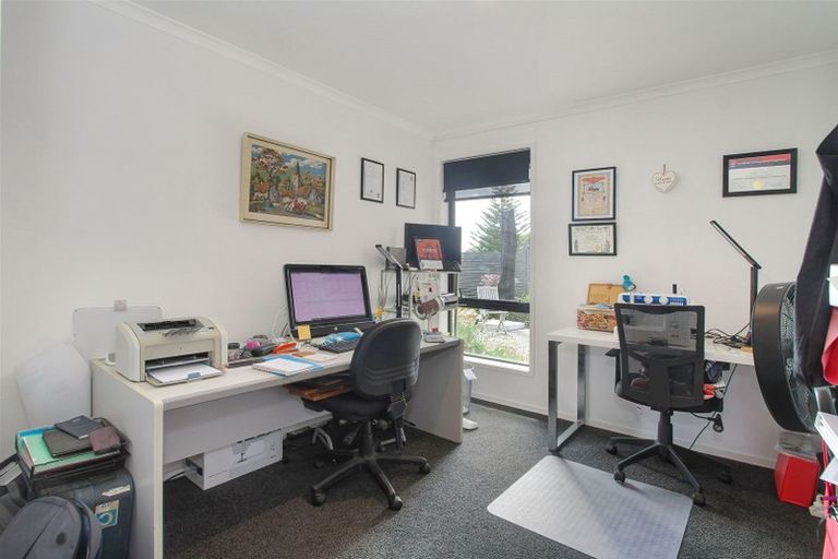 Photo of property in 3 Seaway Road, Clarks Beach, 2122