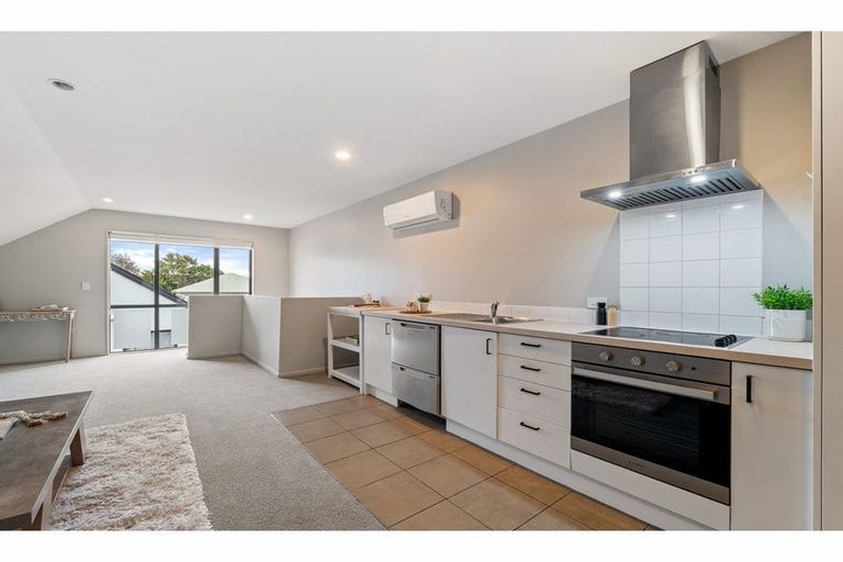 Photo of property in 1/75 Thackeray Place, Waltham, Christchurch, 8023