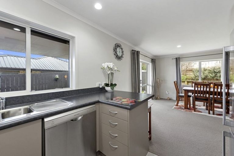 Photo of property in 8 Hartington Lane, Dinsdale, Hamilton, 3204