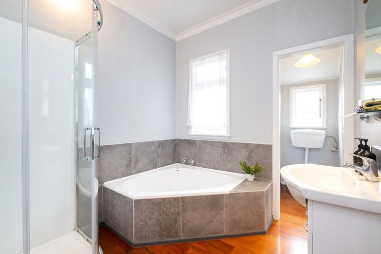 Photo of property in 503a Grove Road, Mayfair, Hastings, 4122