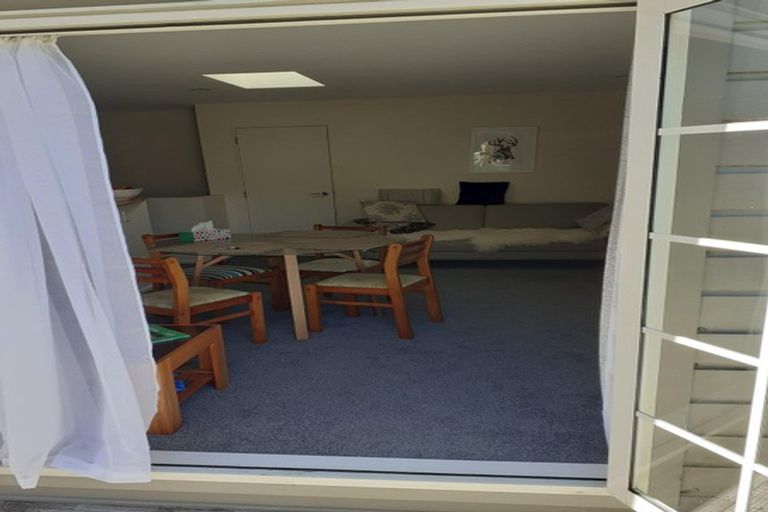 Photo of property in 2/85 Garden Road, Northland, Wellington, 6012