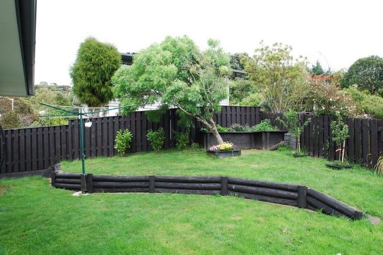 Photo of property in 18 Yarrow Place, Papakowhai, Porirua, 5024