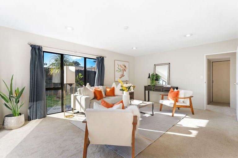 Photo of property in 2/3 Domain Road, Glenfield, Auckland, 0629