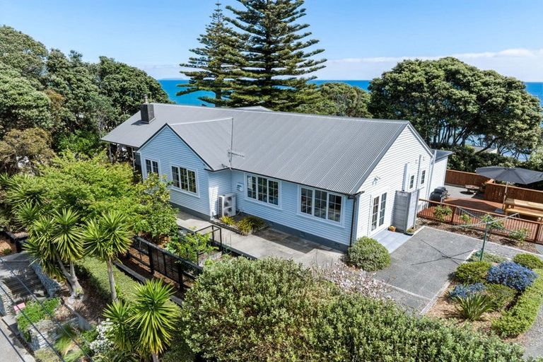 Photo of property in 1 Rosetta Road, Raumati South, Paraparaumu, 5032