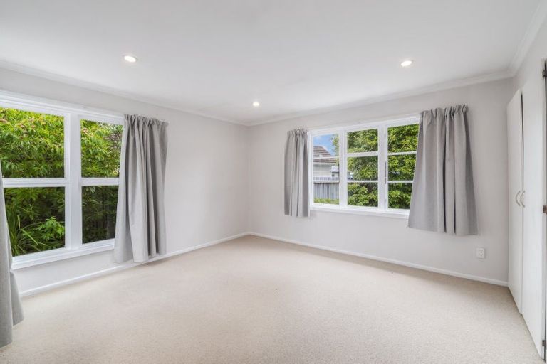 Photo of property in 38 Hollyford Avenue, Bryndwr, Christchurch, 8053