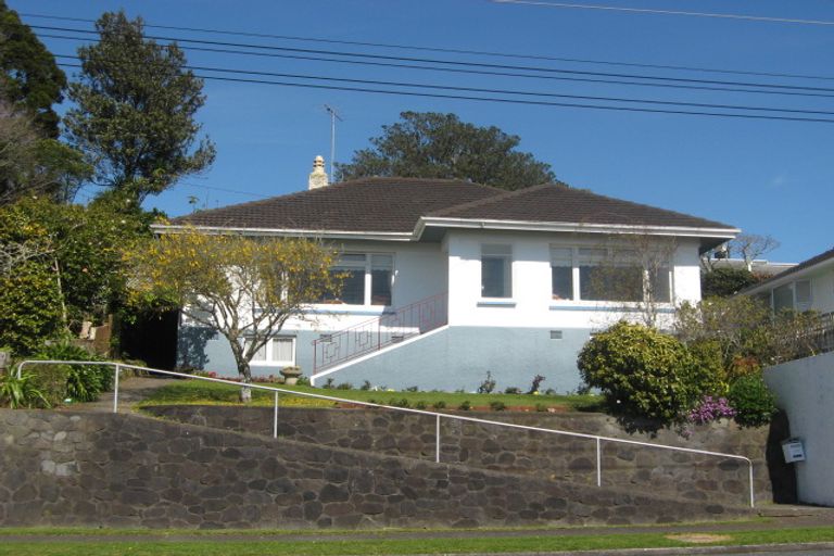 Photo of property in 219 Powderham Street, New Plymouth, 4310