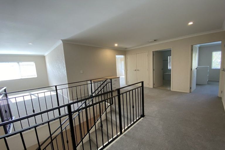 Photo of property in 4 Oak Bark Drive, Schnapper Rock, Auckland, 0632