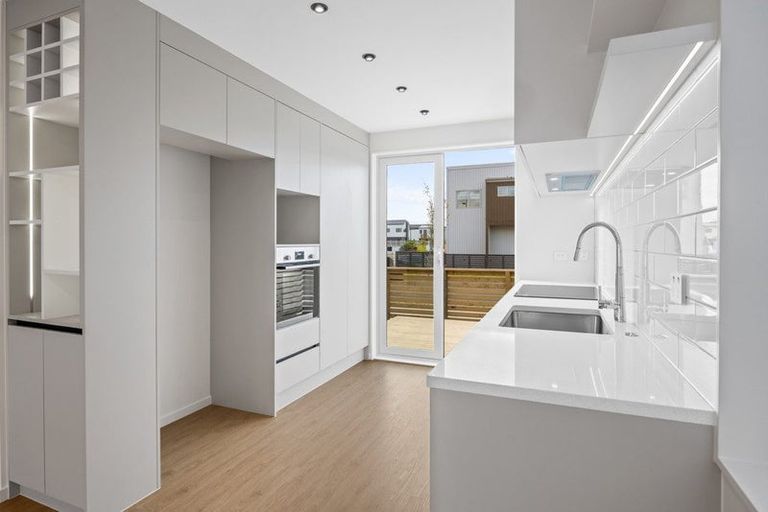 Photo of property in 32 Corporal Street, Papakura, 2110