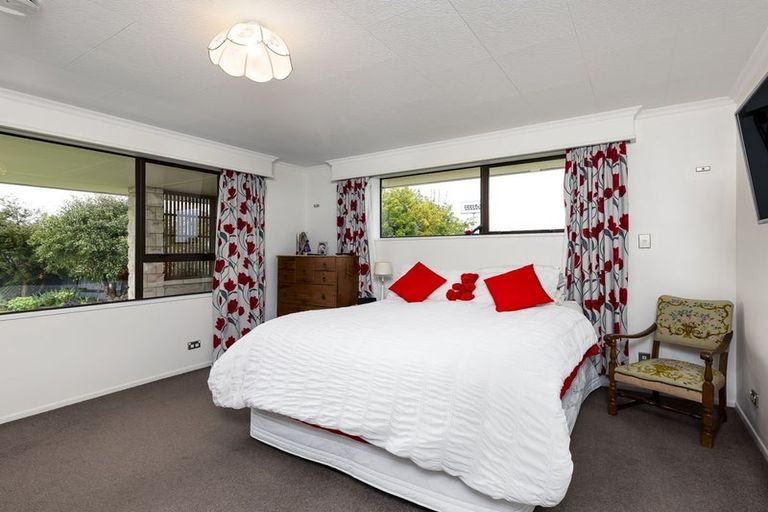 Photo of property in 23 Timaru Road, Waimate, 7924