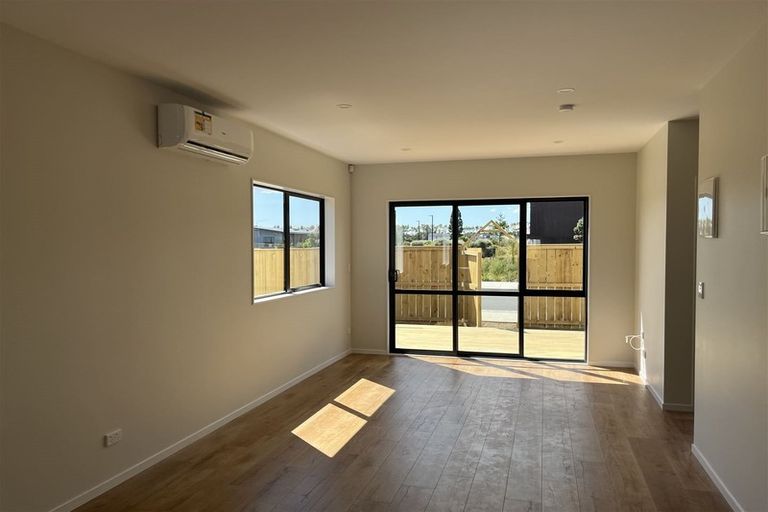 Photo of property in 13 Kaha Road, Takanini, 2110