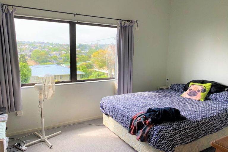Photo of property in 1/7 Colmar Road, Mellons Bay, Auckland, 2014